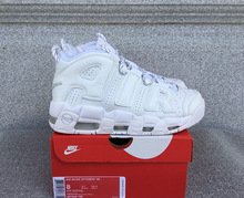 Cargar imagen en el visor de la galería, Air More Uptempo 96 White White-White 921948-100