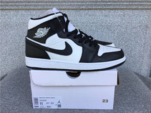 Cargar imagen en el visor de la galería, Air Jordan 1 Mid SE White Black-White DR0502-101