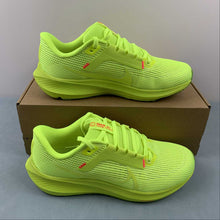 Cargar imagen en el visor de la galería, Air Zoom Pegasus 40 Grinch Barely Volt Bright Crimson DV3854-700