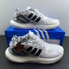 Cargar imagen en el visor de la galería, Adidas Day Jogger Boost Cloud White Core Black FX6170