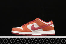 Cargar imagen en el visor de la galería, SB Dunk Low Pro Dark Russet Cedar White Summit BQ6817-202