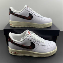 Cargar imagen en el visor de la galería, Air Force 1 07 LV8 Plaid Tartan White University Red DV0789-100