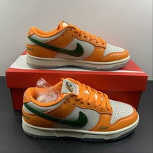 Cargar imagen en el visor de la galería, SB Dunk Low Orange Horizon Fortress Green Sail DR6188-800