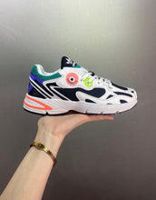 Cargar imagen en el visor de la galería, Adidas Astir White Black Acid Red GY1122