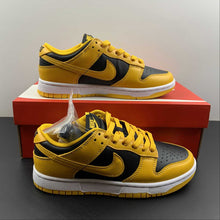 Cargar imagen en el visor de la galería, SB Dunk Low Championship Goldenrod Black White DD1391-004