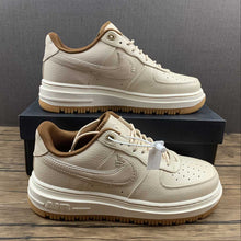 Cargar imagen en el visor de la galería, Air Force 1 Low Luxe Pearl White Pecan Gum Yellow Pale Ivory DB4109-200