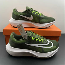 Cargar imagen en el visor de la galería, Zoom Fly 5 Olive Green Black-White DM8968-301