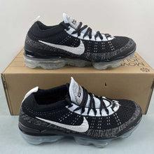 Cargar imagen en el visor de la galería, Air VaporMax 2023 FK Black Blue Tint DV1678-010