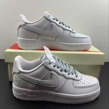 Cargar imagen en el visor de la galería, Air Force 1 Low Ice Blue White x Stussy DT0617-029
