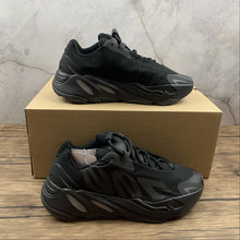 Cargar imagen en el visor de la galería, Adidas Yeezy Boost 700 MNVN Triple Black FV4440