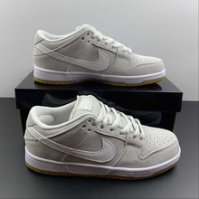 Cargar imagen en el visor de la galería, SB Dunk Low Grey White Brown 304292-106