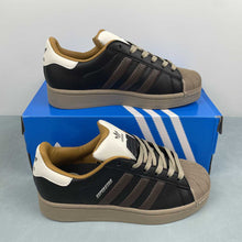 Cargar imagen en el visor de la galería, Adidas Superstar 2 Core Black Brown Wonder White JP9187