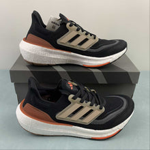 Cargar imagen en el visor de la galería, Adidas UltraBoost Light Core Black Wonder Taupe Grey Six HQ6344