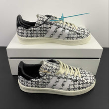 Cargar imagen en el visor de la galería, INVINCIBLE x DAYZ x Adidas Campus 80s Core White Black HP2820