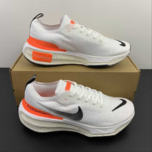 Cargar imagen en el visor de la galería, ZoomX Invincible Run FK 3 White Bright Crimson DR2615-101