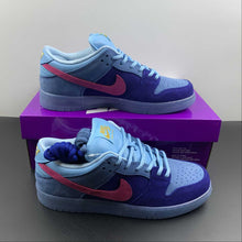 Cargar imagen en el visor de la galería, SB Dunk Low Run The Jewels Deep Royal Blue Active Pink Blue Chill DO9404-400