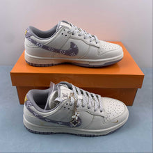Cargar imagen en el visor de la galería, SB Dunk Low LV Off White Gray Gold XD6188-021