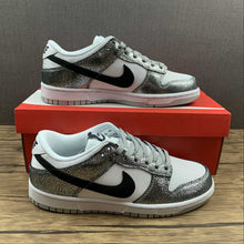 Cargar imagen en el visor de la galería, SB Dunk Low Shimmer Metallic Silver Black White DO5882-001