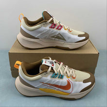 Cargar imagen en el visor de la galería, Nike Juniper Trail 2 NN Sanddrift Safety Orange Ale Brown FD4323-181