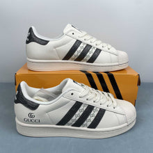 Cargar imagen en el visor de la galería, Adidas Superstar x Gucci HS3073