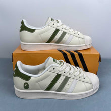 Cargar imagen en el visor de la galería, Adidas Superstar x Bape HS3088