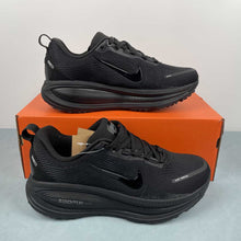 Cargar imagen en el visor de la galería, Nike Zoom Vomero 18 Black Black Black HM6803-005