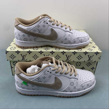 Cargar imagen en el visor de la galería, LV x SB Dunk Low White Kakhi LV0526-596