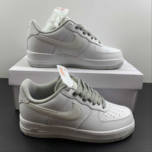 Cargar imagen en el visor de la galería, Air Force 1 07 Low White Gray Silver UO5369-603