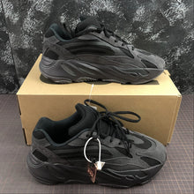 Cargar imagen en el visor de la galería, Adidas Yeezy Boost 700 V2 Small Wind Black FU6684
