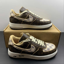 Cargar imagen en el visor de la galería, Louis Vuitton Trainer Snaker x Air Force 1 Coffee 3308-10