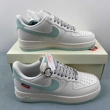 Cargar imagen en el visor de la galería, Supreme x Air Force 1 07 Low Off White Green Red HD1968-023