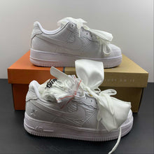 Cargar imagen en el visor de la galería, Air Force 1 07 Low Bow Triple White DV4244-111