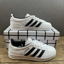 Cargar imagen en el visor de la galería, Adidas x Gucci Gazelle White Black