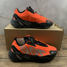 Cargar imagen en el visor de la galería, Adidas Yeezy Boost 700 MNVN Orange FV3258