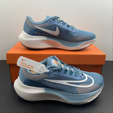 Cargar imagen en el visor de la galería, Zoom Fly 5 Cerulean White Bright Spruce DM8968-400