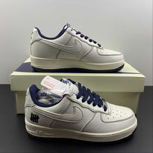 Cargar imagen en el visor de la galería, Undefeated x Air Force 1 Low Beige Dark Blue UN1315-800