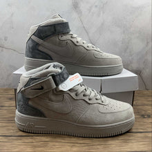 Cargar imagen en el visor de la galería, Air Force 1 07 Mid Classic Dark Gray 807618-200