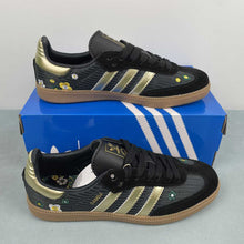 Cargar imagen en el visor de la galería, Liberty London x Adidas Samba OG Black Floral IH1331