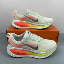 Cargar imagen en el visor de la galería, Nike Zoom Vomero 18 Green Orange HM6803-300