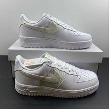 Cargar imagen en el visor de la galería, Air Force 1 Low Flower Swoosh White Gold DO9458-100