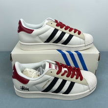 Cargar imagen en el visor de la galería, Adidas Superstar x Stussy BZ2522