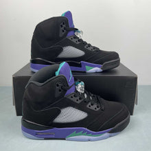 Cargar imagen en el visor de la galería, Air Jordan 5 Retro Black Grape 136027-007