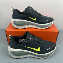 Cargar imagen en el visor de la galería, Nike Zoom Vomero PLUS Seaweed Cannon Green Haze Volt HV8150-300