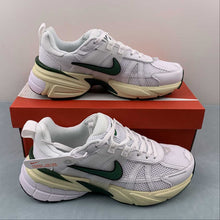 Cargar imagen en el visor de la galería, Nike V2k Run White Photon Dust Fir Platinum Tint FD0736-101