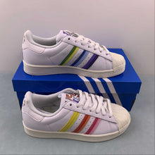 Cargar imagen en el visor de la galería, Adidas Superstar Pride Love Unites GW2415