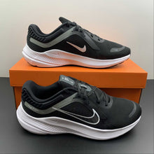 Cargar imagen en el visor de la galería, Nike Quest 4 Black White-Smoke Grey DD0204-001