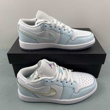 Cargar imagen en el visor de la galería, Air Jordan 1 Low SE GS Aquarius Blue Glacier Blue Hyper Violet FN7366-400