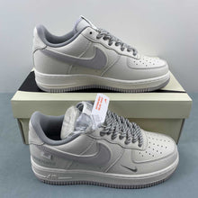 Cargar imagen en el visor de la galería, Undefeated x Air Force 1 07 Low Off White Light Grey UT2023-203