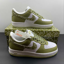 Cargar imagen en el visor de la galería, Air Force 1 07 Low Paisley Avocado Green White XM6386-556