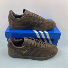 Cargar imagen en el visor de la galería, Adidas Gazelle Earth Strata Brown Gum IG4989